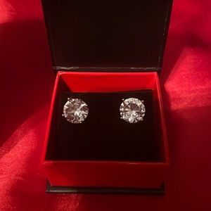 Super sparkly Studded Earrings